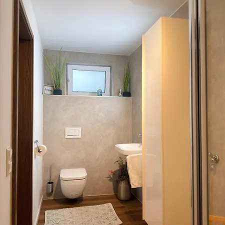 Aina Living 2 Near Stuttgart Terrace アパート